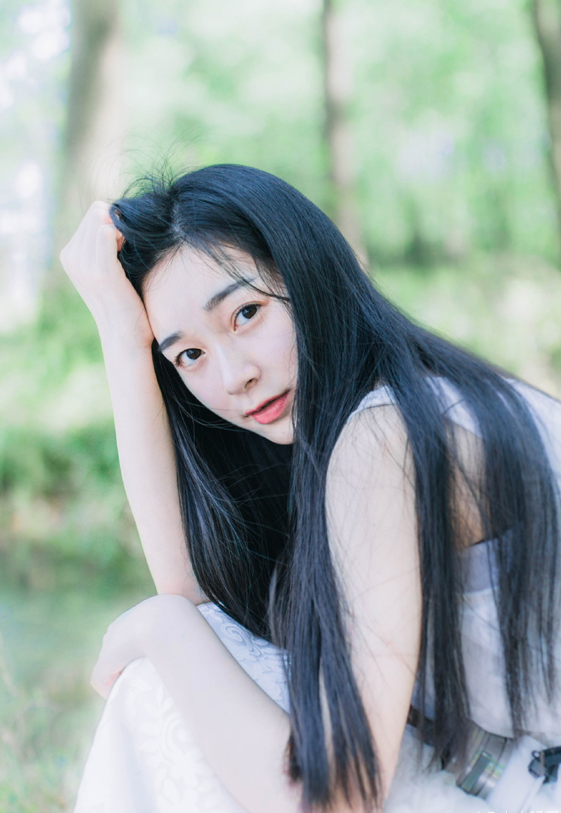 在这个纷绕的世俗世界里，能够学会用一颗平常的心去对待周围的一切，也是一种境界。